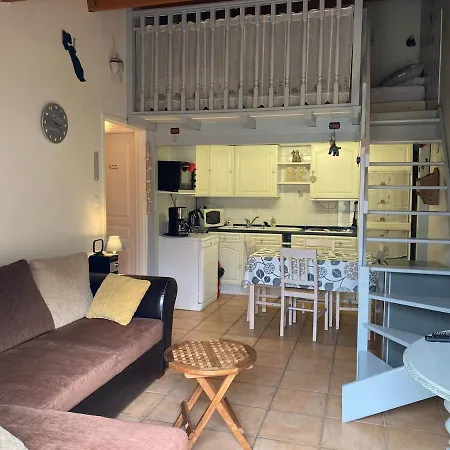 Hébergement de vacances Maison Au Centre De Martin De Re Avec Garage Saint-Martin-de-Ré