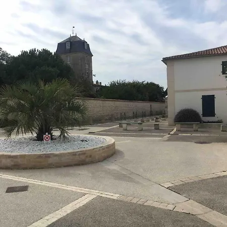 Maison Au Centre De Martin De Re Avec Garage Hébergement de vacances Saint-Martin-de-Ré